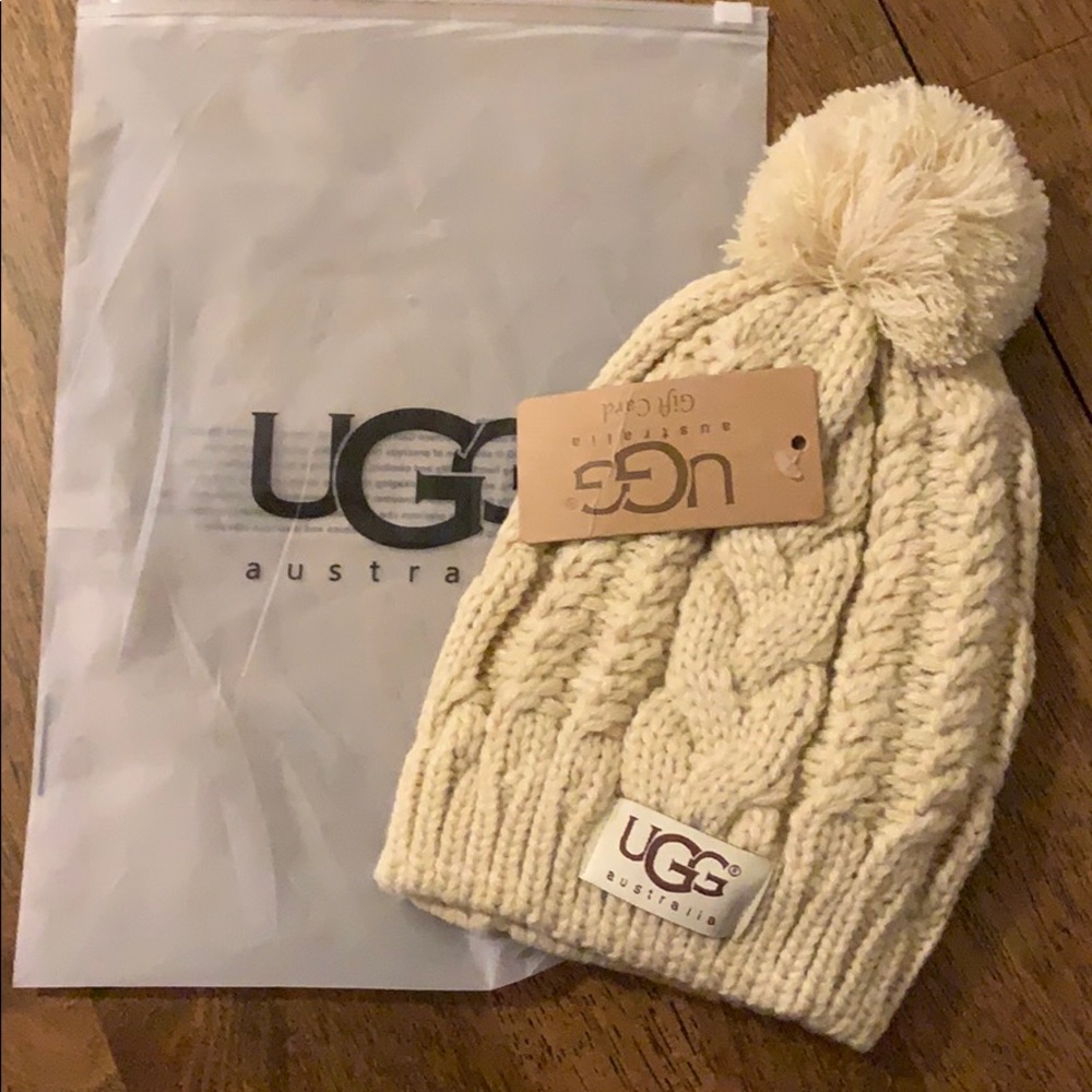 Ugg // Beanie